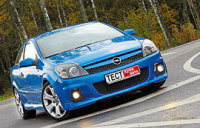 - Opel Astra ( ).   