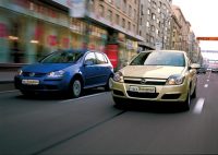 - Opel Astra, Volkswagen Golf ( ,  ).   