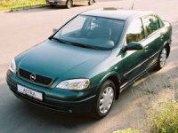   Opel Astra ( ).  