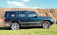 - Jeep Commander ( ). 