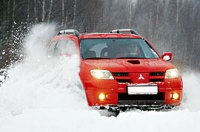 - Mitsubishi Outlander ( ).   