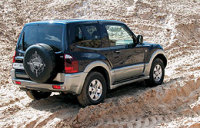 - Mitsubishi Pajero ( ). 