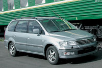 - Mitsubishi Space Wagon (  ).   