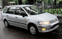 - Mitsubishi Space Wagon (  ).   