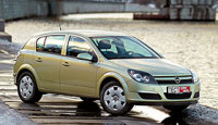 - Opel Astra ( ).   