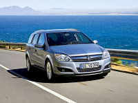 - Opel Astra ( ).    