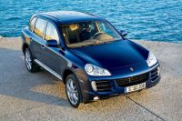 - Porsche Cayenne ( ).  