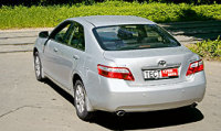 - Toyota Camry ( ).     