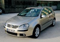 - Volkswagen Golf ( ).   