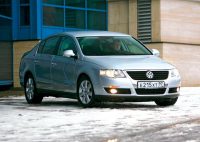 - Volkswagen Passat ( ).  