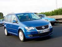 - Volkswagen Touran ( ).  