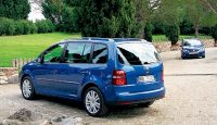 - Volkswagen Touran ( ).  