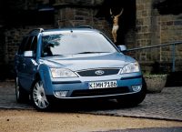 - Ford Mondeo ( ).    