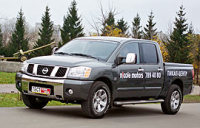 - Nissan Titan ( ).     