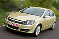 - Opel Astra ( ).    