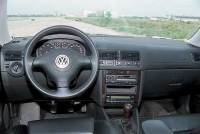 - Volkswagen Golf ( ).   