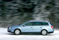 - Volkswagen Passat ( ).  