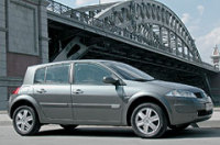 - Peugeot 307, Renault Megane ( 307,  ).   