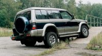 - Mitsubishi Pajero, Nissan Patrol ( ,  ).    