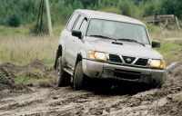 - Mitsubishi Pajero, Nissan Patrol ( ,  ).    