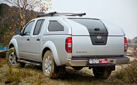 - Nissan Navara ( ).   