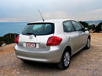 - Toyota Auris, Toyota Corolla ( ,  ).  