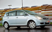 - Toyota Corolla Verso (  ).   