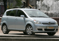 - Toyota Corolla Verso (  ).   !