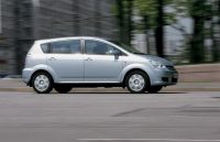 - Toyota Corolla Verso (  ).   !