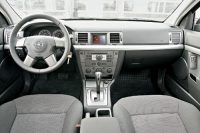   Opel Vectra ( ).  