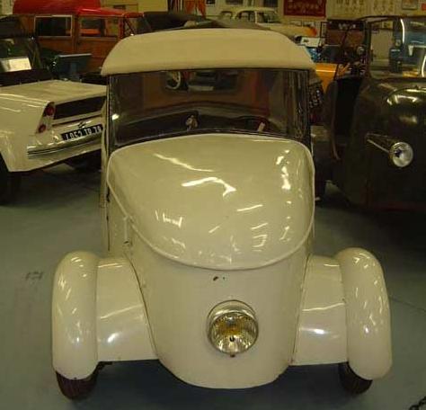 Peugeot Voiture Legere de Ville —   1942   (   Microcarmuseum.com).