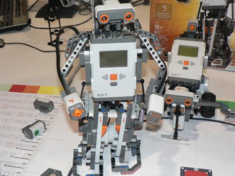   Lego Mindstorms NXT ,  ,     (   pc.watch.impress.co.jp).