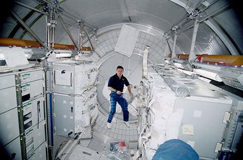     MPLM Leonardo. 2001 ,     MPLM   ( NASA).