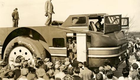     Antarctic Snow Cruiser    ,       ( Richard C. Schmal   lowellpl.lib.in.us).