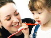 Как научить ребёнка чистить зубы