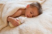 Как отучить ребенка от ночных кормлений